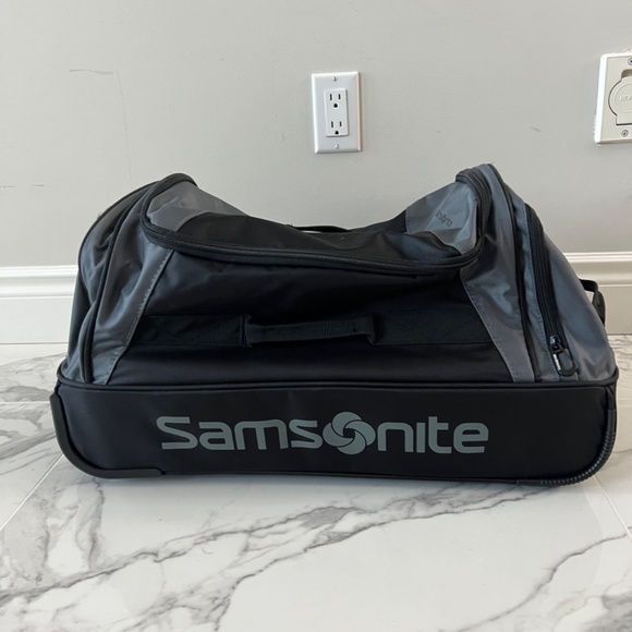 Samsonite 22 Inch Two Wheel Duffle Bag - Picture 2 of 14